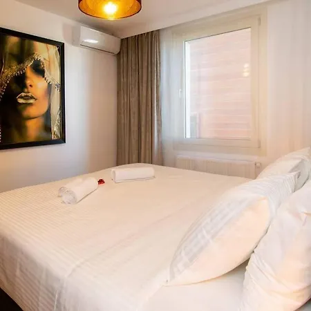 Charming Bosphorus View Apartment